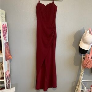 Elegant Burgundy Evening Dress